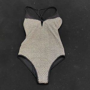Black and white Lululemon one-piece swimsuit 2/4